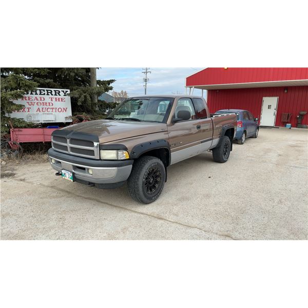 Safetied 2001 Dodge Ram 1500 4x4 5.9 Magnum 192,000km