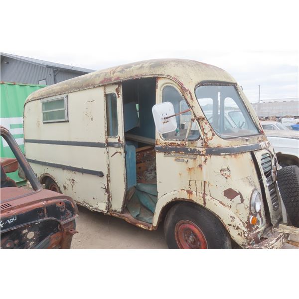 1953–1955 International Harvester Metro 120 Series Step Van – Gas Engine, Project Car!
