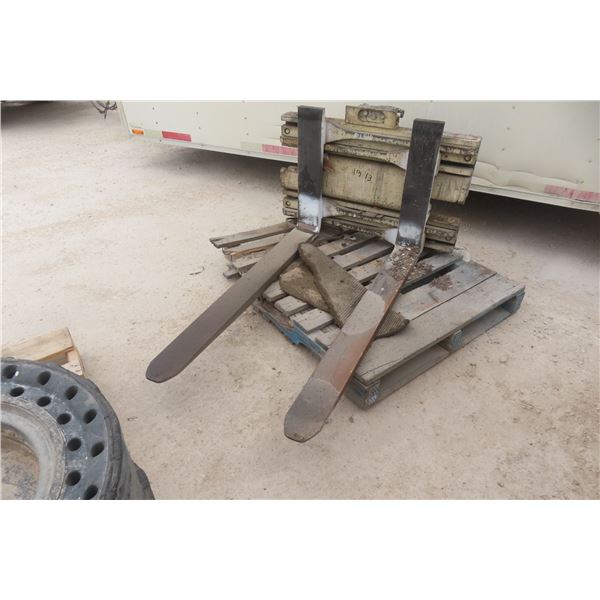 Heavy-Duty Forklift Forks w/ Hydraulic Side Shift
