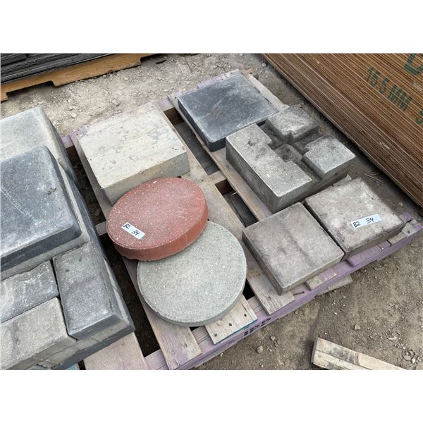 Pallet Lot - Assorted Landscaping Bricks/Footing