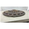 Image 3 : Vintage Cast Iron Grate Cover, 22" Diameter