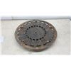 Image 4 : Vintage Cast Iron Grate Cover, 22" Diameter