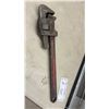 Image 7 : 2 Vintage Bushel Baskets, 2 Lengths Heavy Rope, Pipe Wrench, Mattco Easy Score 17" Tile Cutter