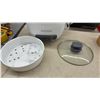 Image 3 : BLACK+DECKER RC516C Rice Cooker with Cristal D'Arques Bowl, Salad Bowl Five-Piece Set