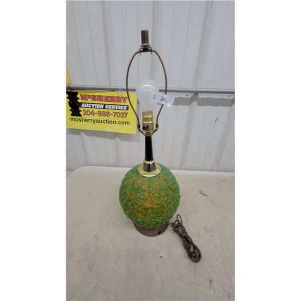 Vintage Mid-Century Modern Spaghetti String Table Lamp with Wood Base and Brass Accents
