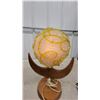 Image 5 : Mid-Century Modern Spaghetti Globe Table Lamp with Boomerang Walnut Base, 1950s-1960s Working