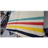 Image 6 : Eaton's of Canada Trapper Point All-Wool Four Point Blanket, Made in England