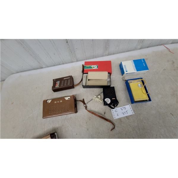 Lloyd's Model 9K55H Compact Solid State Pocket Radio, GEB Radio, Zenith AR 200,4 x 2 with Boxes