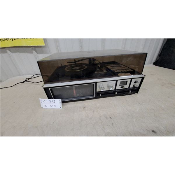 Sanyo GXT 4500K Integrated Stereo Music System with Turntable, Cassette Deck, and AM/FM Receiver