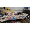 Image 1 : 40x Vintage Vinyl Record Collection Including Gordon Lightfoot, The Knack, Raffi, and More