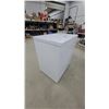 Image 3 : Frigidaire 7.2 Cubic Foot Chest Freezer, Model FFCL0722AW, Freezer 34 x 22 x 32"