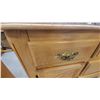Image 5 : Oak Nine-Drawer Dresser with Brass Hardware 31 x 62 x 18" and Two Matching Nightstands 23 x 16 x