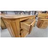 Image 6 : Oak Nine-Drawer Dresser with Brass Hardware 31 x 62 x 18" and Two Matching Nightstands 23 x 16 x