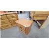 Image 8 : Oak Nine-Drawer Dresser with Brass Hardware 31 x 62 x 18" and Two Matching Nightstands 23 x 16 x