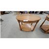 Image 2 : Pair of Two-Tier Round Oak End Tables with Turned Legs and Scalloped Edges 21 x 28 x 22"