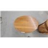 Image 3 : Pair of Two-Tier Round Oak End Tables with Turned Legs and Scalloped Edges 21 x 28 x 22"