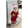 Image 5 : Holiday Time 24-Inch Deluxe Animated Mrs. Claus Holiday Figure with Box and More