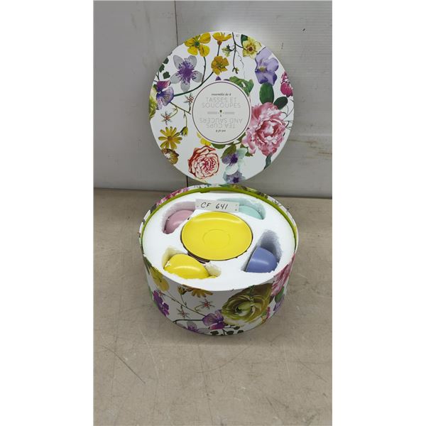 Set of 4 Pastel Tea Cups and Saucers in Floral Gift Box
