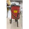 Image 5 : Power Fist Portable Sandblaster with Hose and Gun on Two-Wheel Cart