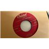 Image 10 : Tune Tote 45 RPM Record Carrying Case Filled with Records