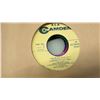 Image 6 : Tune Tote 45 RPM Record Carrying Case Filled with Records