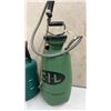 Image 4 : Gilmour Spray-Doc 1000P 1 1/2-Gallon Pump Sprayer and C-I-L 1.5-Gallon Pump Sprayer