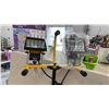 Image 2 : Smart Electrician Portable Twin-Head Halogen Work Light on Collapsible Tripod Stand