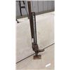 Image 4 : 42" Farm Jack, Has Sticky Release Pin