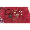 Image 11 : Assorted Fashion Jewelry: Rings, Necklaces, Brooches, Earrings, and More