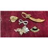 Image 5 : Assorted Fashion Jewelry: Rings, Necklaces, Brooches, Earrings, and More