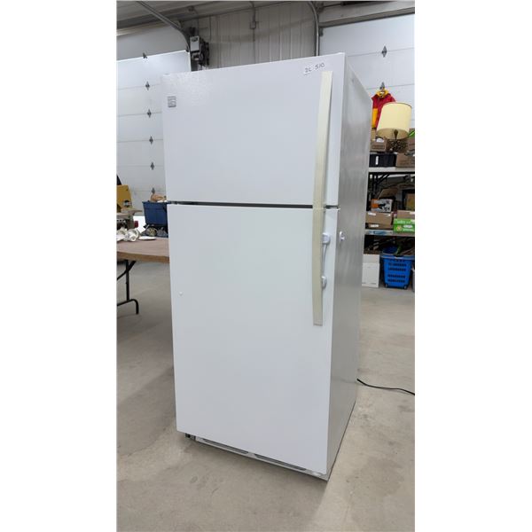 Kenmore White Top-Freezer Refrigerator, 64 1/2 x 29 x 28 1/2"