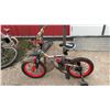 Image 1 : Razor DSX16 Dual Shocks Children's Bicycle with Training Wheels, 16" Wheels