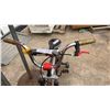 Image 2 : Razor DSX16 Dual Shocks Children's Bicycle with Training Wheels, 16" Wheels