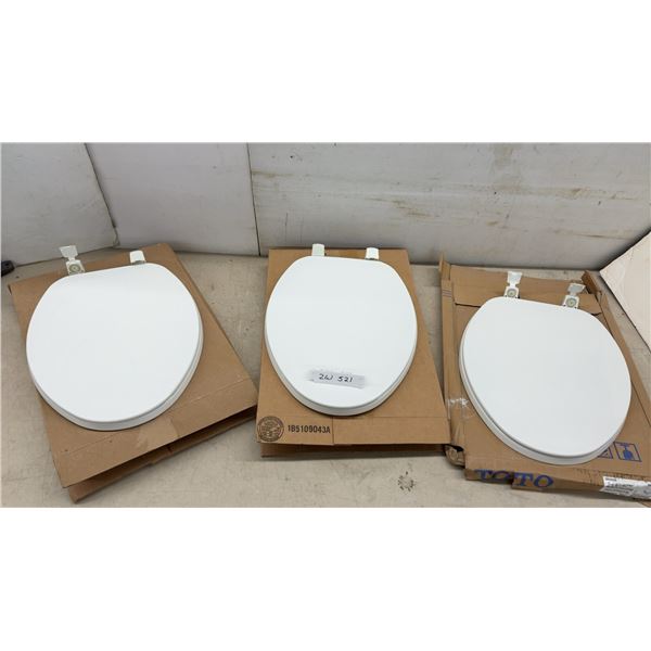 New Three Toto SS124#01 Elongated SoftClose Toilet Seats in Cotton White