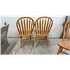 Image 4 : Set of Four Oak Windsor Style Arrow Back Dining Chairs