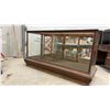 Image 1 : Antique Oak and Glass General Store Display Case with Sliding Doors and 2 Glass Shelves, 41 x 28 x
