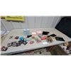 Image 1 : Singer Zigzag Sewing Machine Attachment, Vintage Hair Clippers, Letter Patches Lady Ronsone Elec