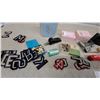 Image 4 : Singer Zigzag Sewing Machine Attachment, Vintage Hair Clippers, Letter Patches Lady Ronsone Elec