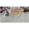 Image 2 : French Provincial Style Writing Desk with Six Drawers and Cabriole Legs 30 x 59 x 29"
