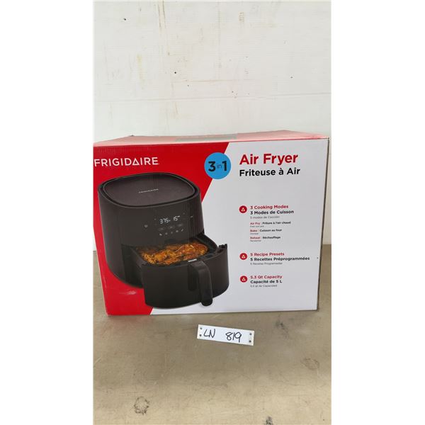 Frigidaire 3-in-1 Air Fryer, 5.3 Quart Capacity, 5 Recipe Presets