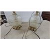 Image 4 : Pair of Vintage Mid-Century Clear Faceted Glass Table Lamps with Crystal Prisms