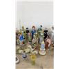Image 4 : Collection of Porcelain and Ceramic Figurines, and Decorative Objects