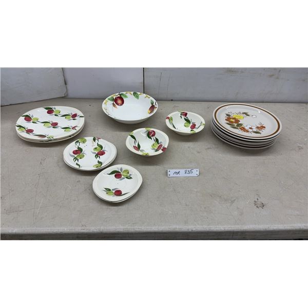 Mountain Wood Trellis Blossom Stoneware Plates and Fruit Pattern Dinnerware Set