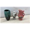 Image 3 : Hull Pottery Water Lily Ceramic Planter with Matching Bud Vases & More