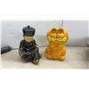 Image 4 : Hull Pottery Water Lily Ceramic Planter with Matching Bud Vases & More