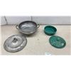 Image 8 : Hull Pottery Water Lily Ceramic Planter with Matching Bud Vases & More