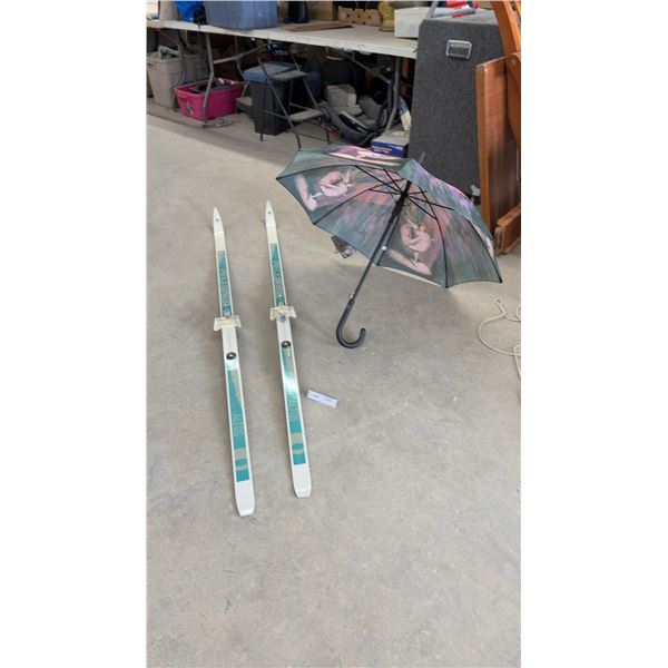 Peltonen Altos Diamond Europa Cross-Country Skis with 75mm 3-Pin Bindings and Umbrella with Tags