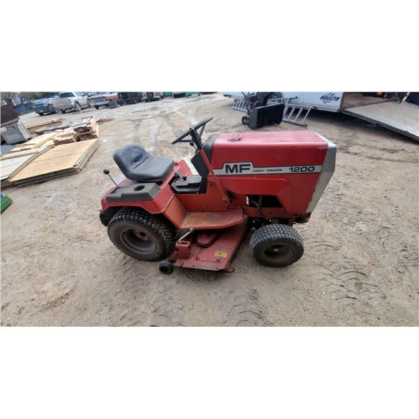 Massey Ferguson 1200 Garden Tractor 12h.P.with Mowing Deck 48"