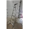Image 1 : Aluminum Step Ladder, 8'