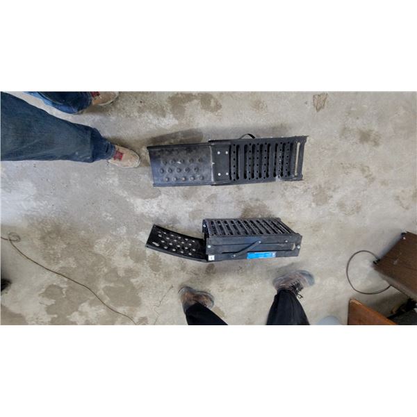Pair of Folding metalLoading Ramps